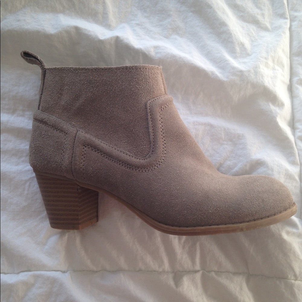 Tan ankle 5.5 booties